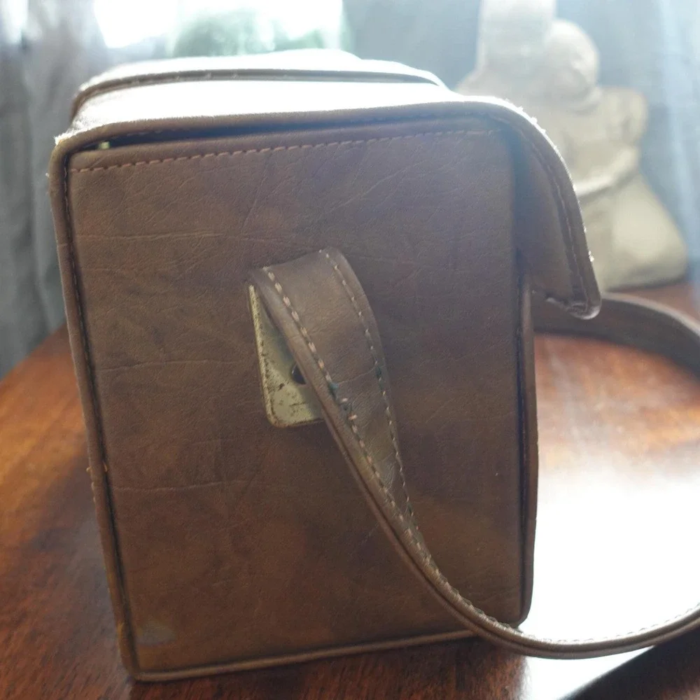 Vintage camera carrying case leather brown with over shoulder strap‎